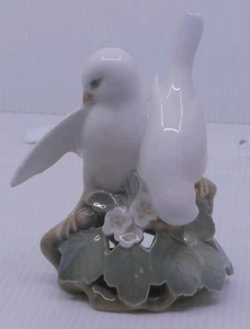 VINTAGE ROYAL COPENHAGEN PORCELAIN DOVES, LOVE BIRDS FIGURINE, 5.5 INCHES - Picture 1 of 9