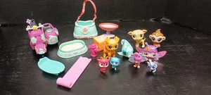 Littlest Pet Shop Assorted Lot 17 Pieces 9 Animals 8 Accessories Scooter - Picture 1 of 8
