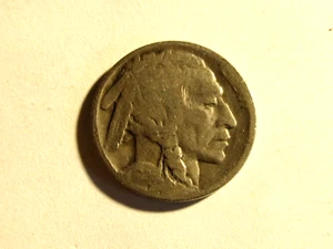1924 D Buffalo Nickel in G Good Condition - Picture 1 of 2