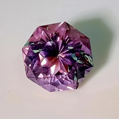 Piedra preciosa suelta natural certificada EGL de 8-9 quilates corte elegante cambio de color alejandrita Foto 1 de 4