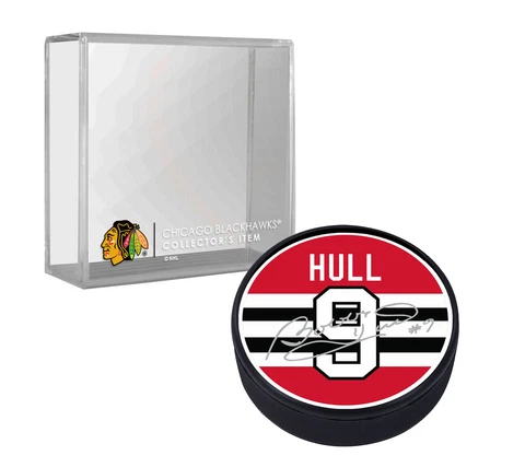 Bobby Hull #9 3D Textured Player Puck w/Replica Signature & w/Team Case Holder Cover
