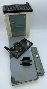 Lot Of REPLACEMENT Parts WWF Jakks Pacific Backstage Mayhem From Raw Is War Set - Picture 1 of 7