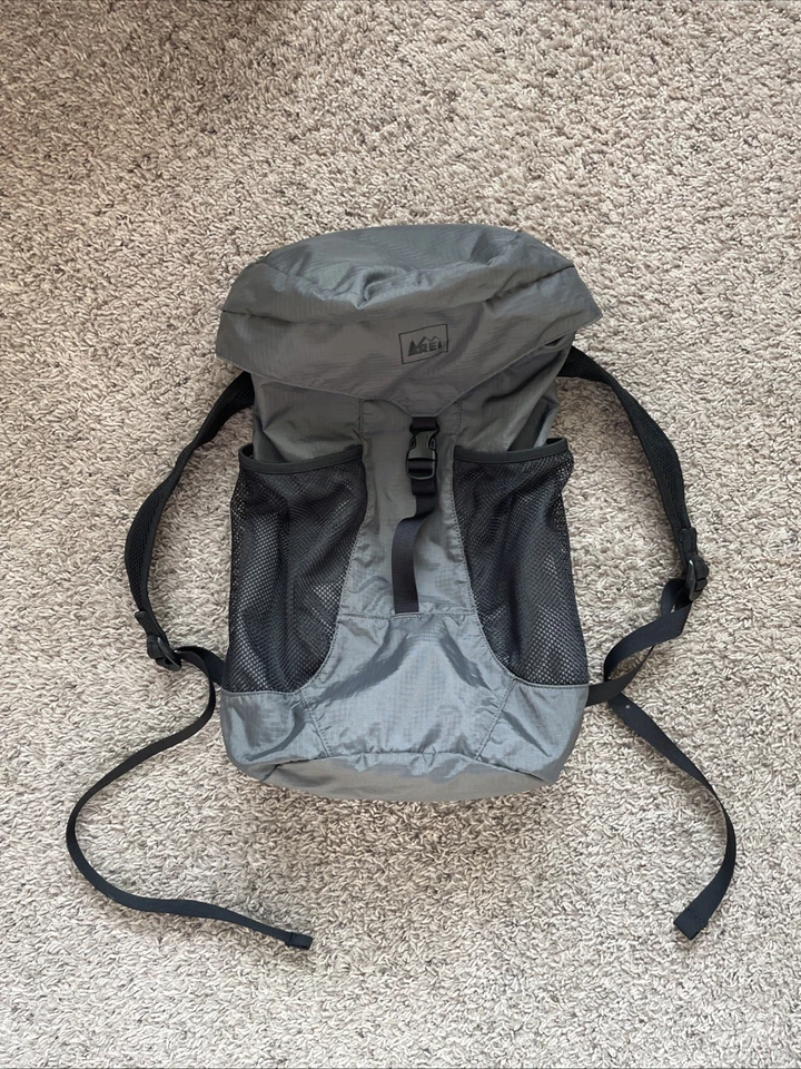 REI Stuff Travel Pack Gray Lightweight Pockets Drawcord Backpack Daypack CLEAN - Image 1 of 4