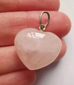Sterling Silver Rose Quartz Love Heart Pendant. R11M - Picture 1 of 1