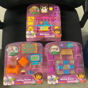 Muebles para casa de muñecas Dora la Exploradora 3 juegos: cocina, sala de estar y comedor-NUEVOS - Imagen 1 de 5