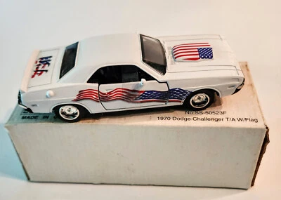 Dodge Challenger 1970 raro metal fundido a presión modelo de coche T/A con bandera New-Ray 1:32 Foto 1 de 4