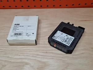 NUEVO ABB 1SVR011716R1300 Convertidor de Señal I/V Analógico CC-E I/V Envío Rápido - Imagen 1 de 11