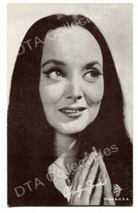 ADDAMS FAMILY-MORTICIA-CAROLYN JONES-ARCADE CARD-1950 G