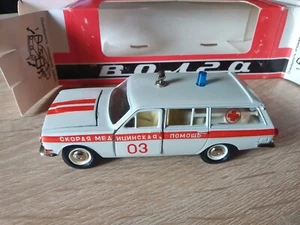 Wolga, Volga GAZ 24 02 Krankenwagen, Modell Auto 1/43, Novoexport UdssR, OVP - Bild 1 von 9
