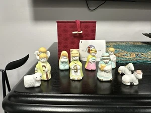 Christmas Nativity Set 11 Figurines Ceramic 1.5" Tall Vintage - Picture 1 of 1