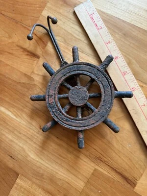 De Colección Hierro Fundido Oxidado Estilo Barco Rueda Rústico Pared Gancho Llave Toalla Perchero 8"H Foto 1 de 3