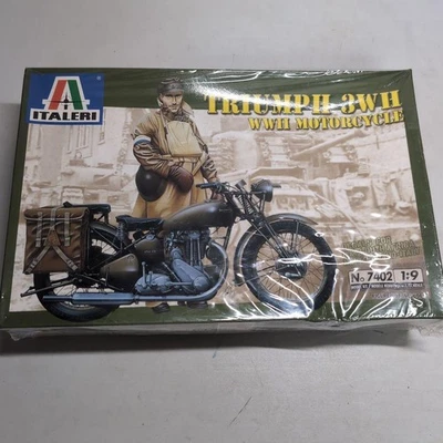 Italeri Triumph 1/9 塑料模型套件未组装垃圾 — 第 1/4 张图片