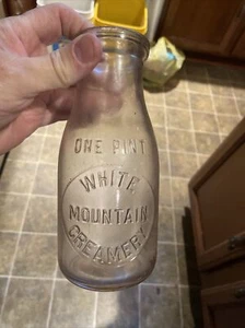 White Mountain Creamery Embossed Pint Milk Bottle Lima Ohio OH - Picture 1 of 9