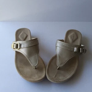 Sait John's Bay Thong Sandals Zandora Gold Metallic T-Strap Slide Sie 8 M - Picture 1 of 9