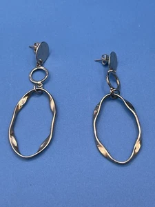 Chico’s Oval Hoop Earrings Silvertone Post Pierced - Picture 1 of 5