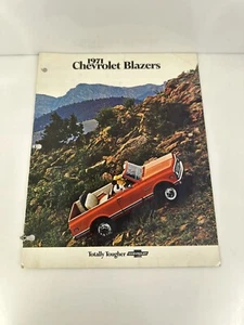 Vintage 1971 Chevrolet Blazer Consumer Catalog Brochure USA - Picture 1 of 3