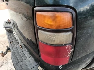 04 05 06 CHEVY TAHOE Tail Light Assembly Right - Picture 1 of 1
