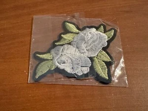 Weiße Rosen Applikation Patch - Bild 1 von 1