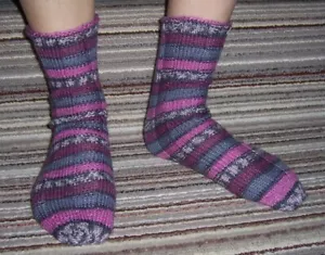 Sensations Truly Pattern Superfine Pink/Purple Wool Blend Yarn, 2 Skeins - Picture 1 of 5