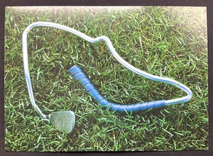 Postal promocional de Stuart Weitzman, Stuart se pega al tenis (2002) - Imagen 1 de 2