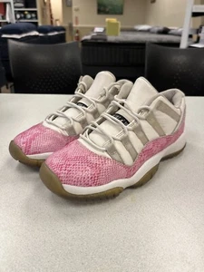Air Jordan 11 Low GS ‘Pink Snake Skin’ 580521-108 6Y Paint Chips Yellowing - Picture 1 of 7