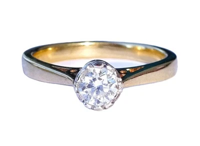 Anillo solitario de diamantes de 0,25 quilates de oro de 9 quilates, talla K Foto 1 de 4