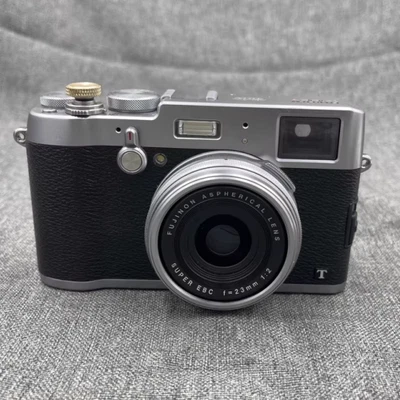 Fujifilm X100T 16.3MP w/OVF Silver - Classic Chrome Tested - Image 1 of 4