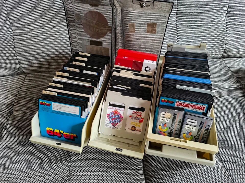 ca. 200 5,25 DISKETTEN für Commodore 64 C64 / C128 in 3 Boxen - ungetestet - Bild 1 von 1
