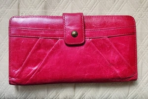 Cartera sin asas de cuero rosa fucsia oxidada HOBO International 2 pliegues - Imagen 1 de 5