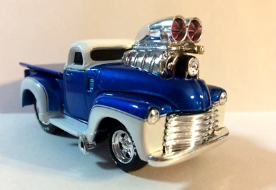  MUSCLE MACHINES 1953 CHEVY PICKUP FUNDIDO EM ESCALA 1/64 - - 53 CHEVY   - Imagem 1 de 3