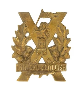 Tyneside Scottish First Pattern Cap Badge Brass Metal - Picture 1 of 1