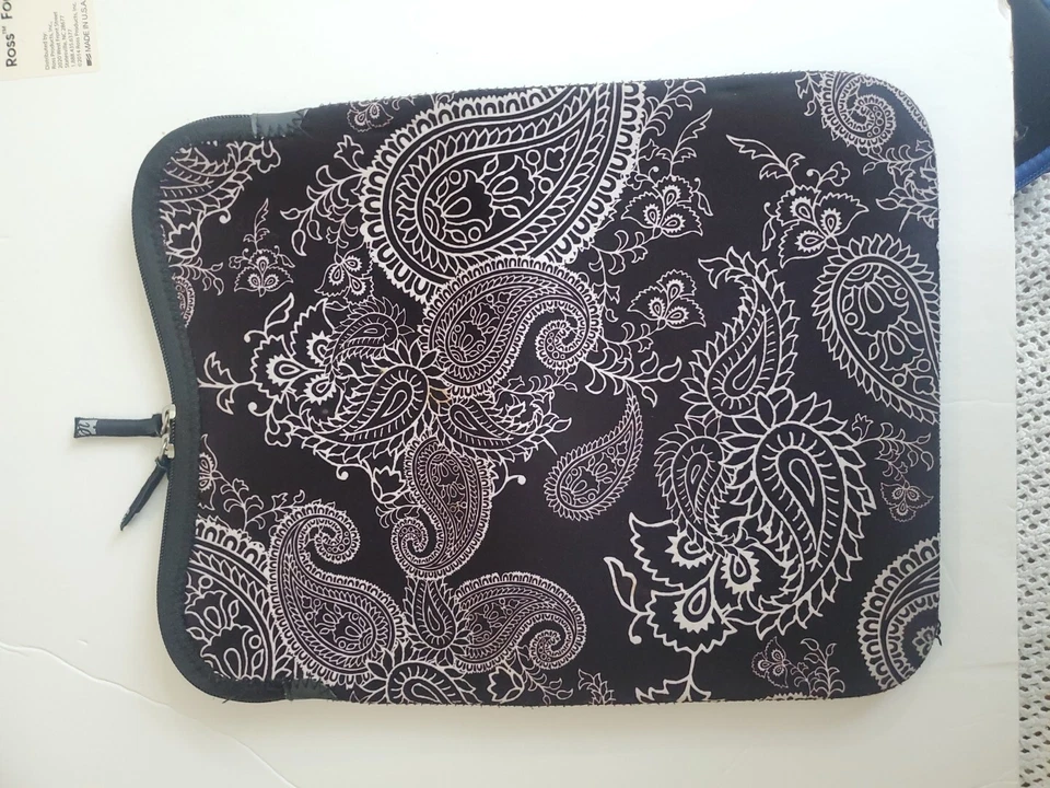 Funda de neopreno/poliéster para computadora portátil de IE usada se adapta a 13" Foto 1 de 1