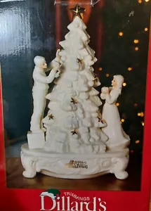 Dillards Passamaneria Musicale Porcellana Bianca Albero Gioca O' Albero di Natale Elegante - Foto 1 di 4