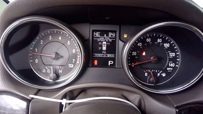 Velocímetro Cluster Laredo MPH compatible con 13 Grand Cherokee 2423562 Foto 1 de 4
