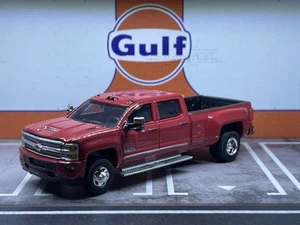 Chevrolet Silverado 3500 HD 2018 High Country doble 4x4 Greenlight diorama 1/64 - Imagen 1 de 13
