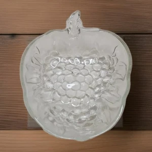 Heavy Glass Grape Serving Bowl with grape vine / leaves design - Picture 1 of 11