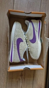 Prezzo consigliato £ 109 Nike Cortez Hairy Suede 'Coconut Milk' - taglia UK 5 EU 38,5 viola raro - Foto 1 di 17