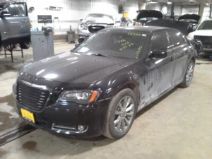 Used Front Center Interior Rear View Mirror fits: 2014 Chrysler 300 automatic di - Picture 1 of 24