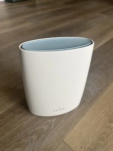 Netgear Orbi RBS50v2 AC3000 Tri-Band Wi-Fi Wireless router | Power cord included - Picture 1 of 4