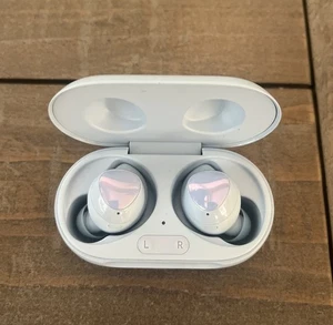 Samsung Galaxy Buds+ Plus SM-R175 Bluetooth True Wireless Earbuds Cloud Blue - Photo 1 sur 4