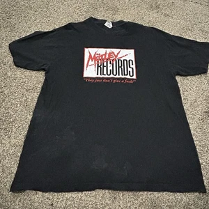 Motley Crue Records T-SHIRT L Shirt Tshirt VINTAGE OFFICIAL RARE FREE SHIPPING - Picture 1 of 8