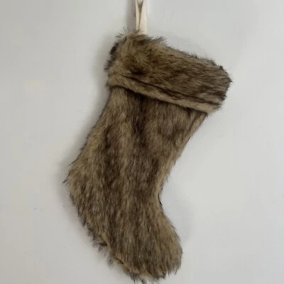 Medias de Navidad de visón de piel sintética marrón Wondershop Target 18 pulgadas usadas en excelente estado Foto 1 de 4