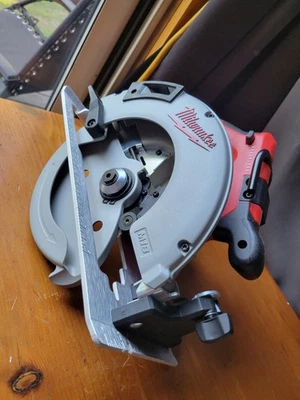 NIB 2631-20 Milwaukee M18 Brushless 7-1/4" Circular Saw, Bag, Manual, & Blade - Image 1 of 4