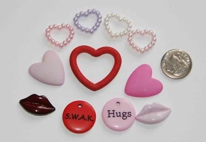 I'm Smitten / Valentine Craft Buttons / Buttons Galore /  Hearts - Picture 1 of 2
