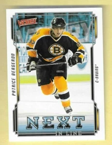  Patrice Bergeron 2006-07 UD VICTORY INSERT SIGUIENTE EN LÍNEA - Boston Bruins NL6 - Imagen 1 de 2