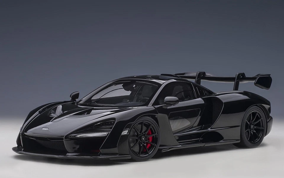 AUTOart 76076 - 1/18 Mclaren Senna (Stealth Cosmos) - Nuovo - Immagine 1 di 1