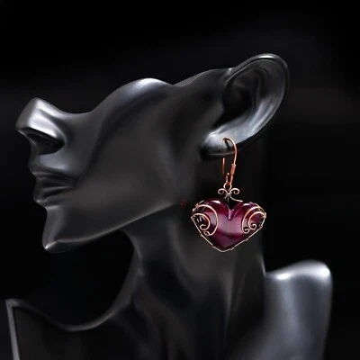 Elegante pendiente de cobre envuelto en alambre de joyería hecha a mano con piedras preciosas de labradorita púrpura Foto 1 de 4