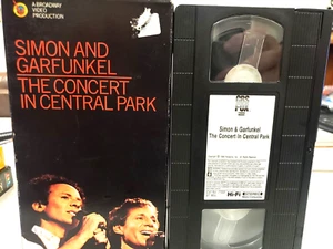 Simon and Garfunkel - The Concert in Central Park VHS Tape - Picture 1 of 3