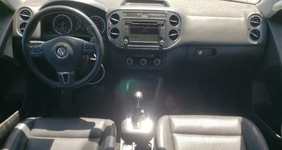 2011-2012 Volkswagen Tiguan Driver Steering Wheel Airbag Air Bag OEM - Image 1 of 4