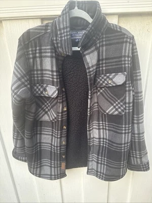 Jaqueta Bass Creek Outfitters flanela quadriculada cinza e preta tamanho médio - Imagem 1 de 4